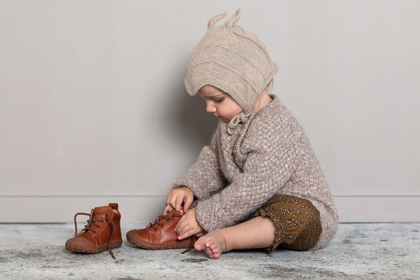 Choisir les chaussures premiers pas de votre enfant